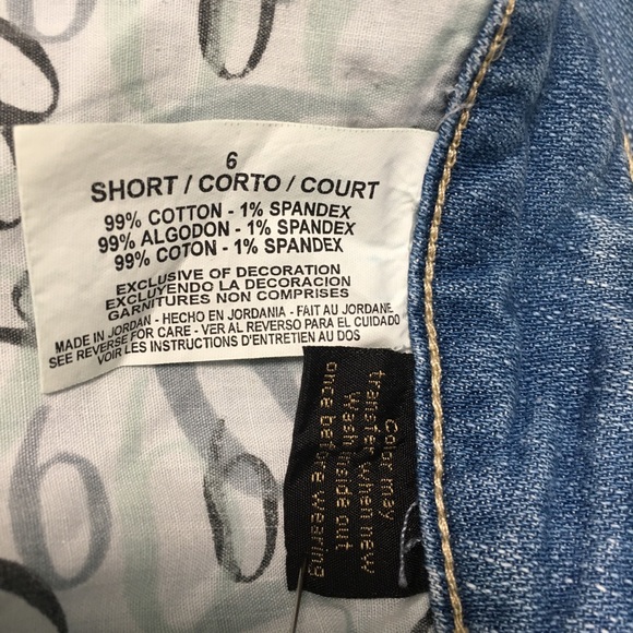 NINE WEST NWJ FACTORY FADED JEANS 6 Short EUC - Picture 7 of 13